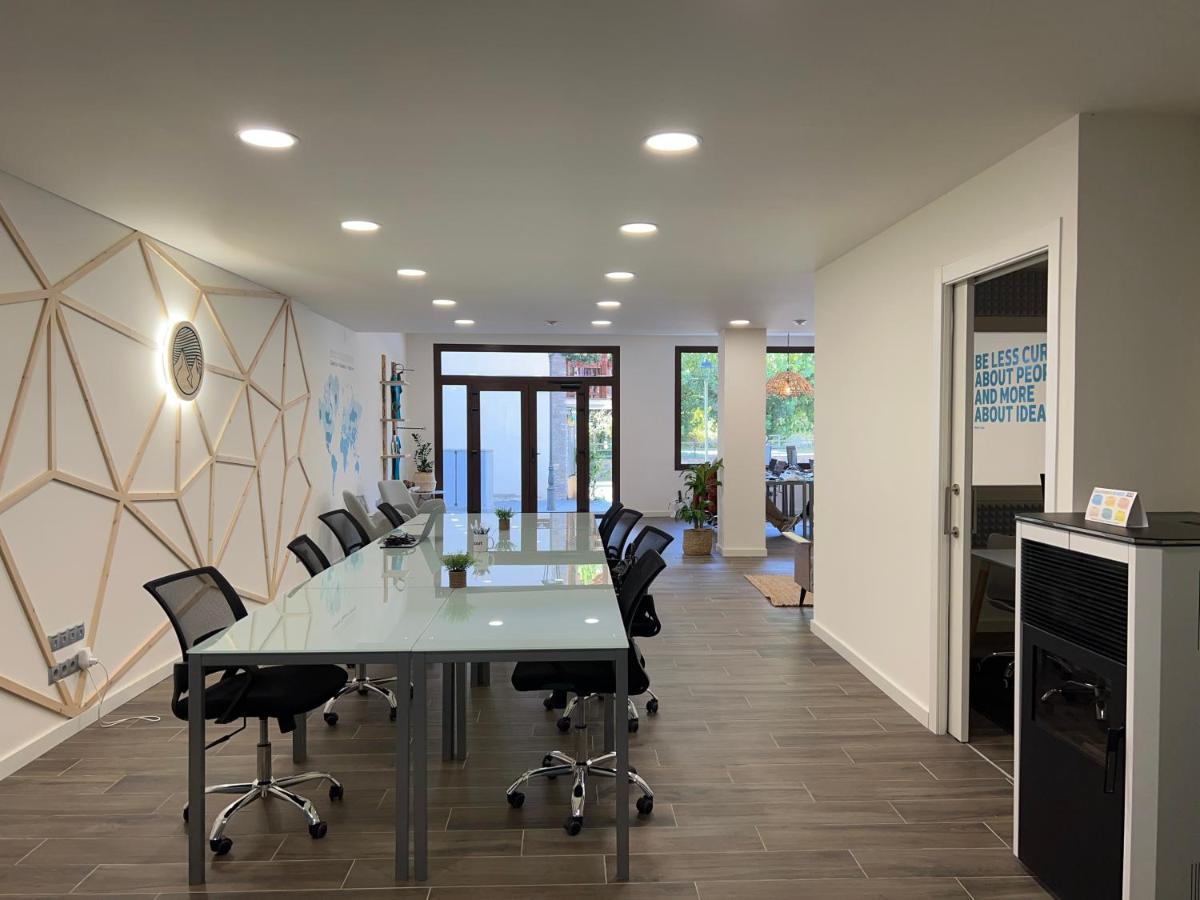 Cowork & - L'amfitriona *